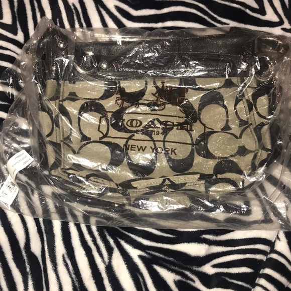 Coach - Signature Duffle Handbag - Picture 7 of 7